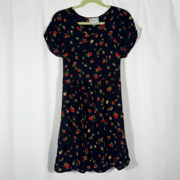 Dressing Clio Dresses & Skirts - Dressing Clio Vintage Floral Print Mini Dress